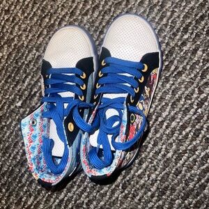 Boy sonic shoes